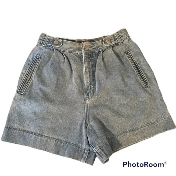 VINTAGE The Limited High Rise shorts with pleated detail in front. - Picture 1 of 9